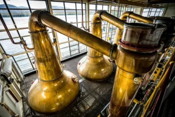 Caol Ila Damıtımevi